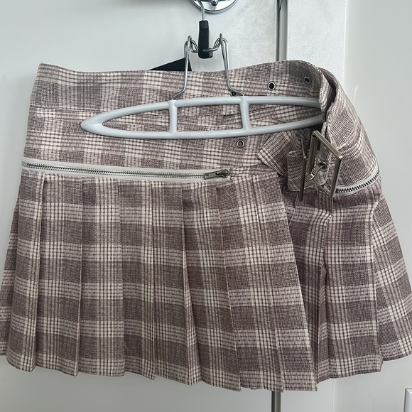 Lioness Mini Skirt - Picture 2 of 3